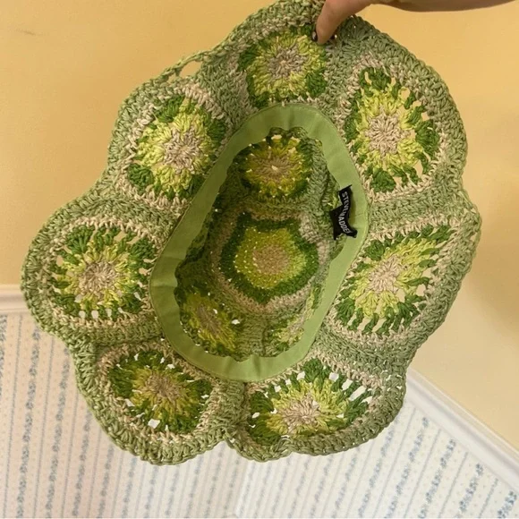 Steve Madden Green Crochet Hat - Picture 3 of 6